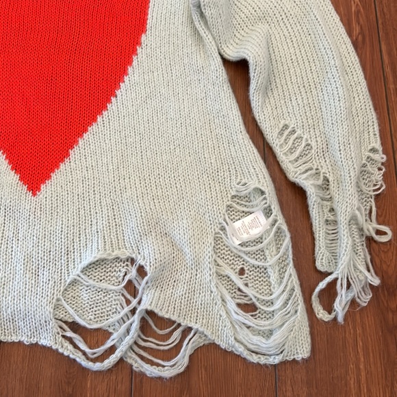 Wildfox White Label Happy Heart distressed sweater - Picture 5 of 6